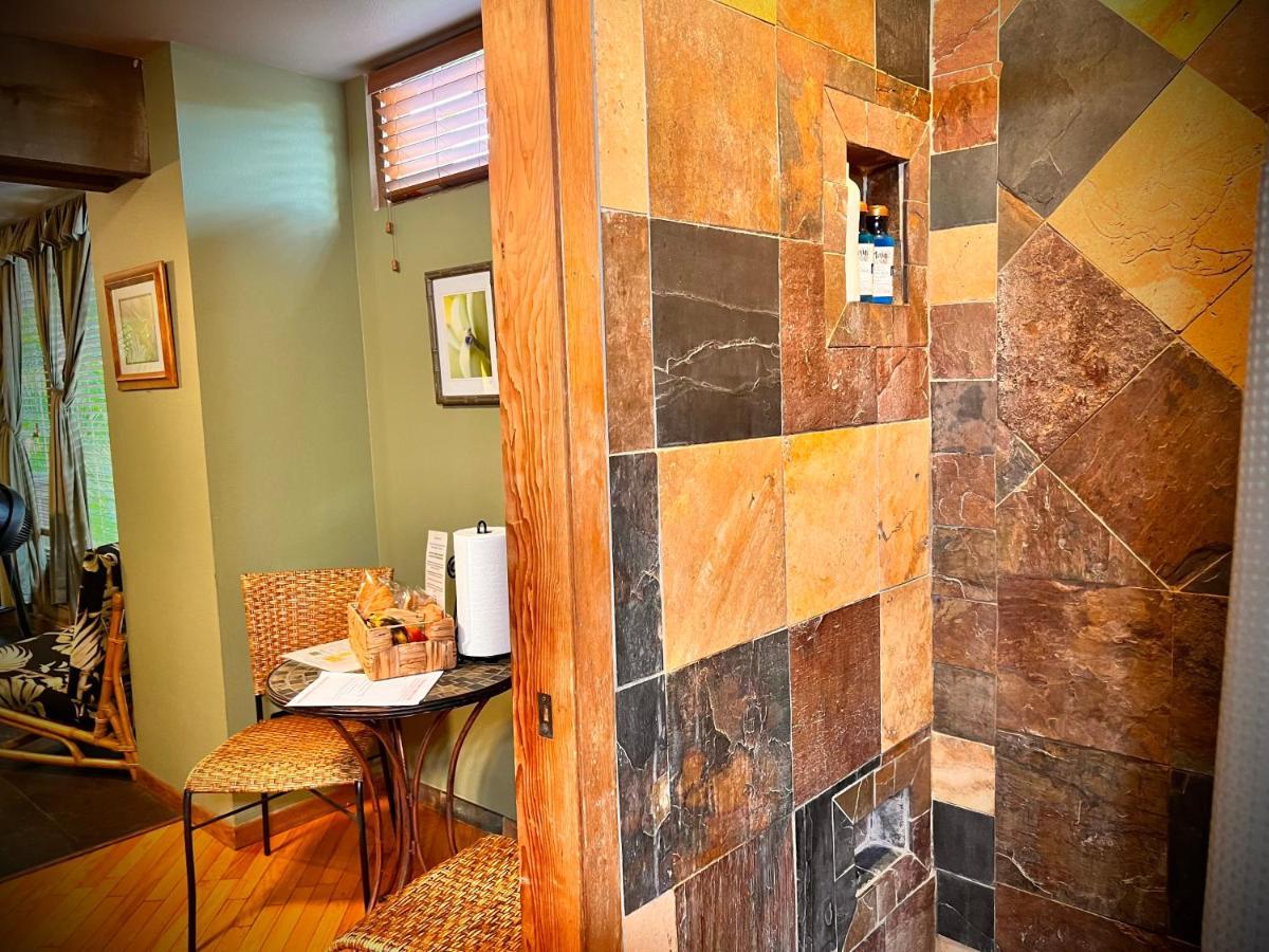 Maui What A Wonderful World Bed & Breakfast ไวเลอา ภายนอก รูปภาพ